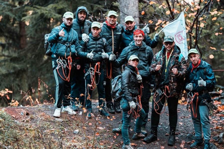 Capture the flag corporate in foresta, Provincia di Varese
